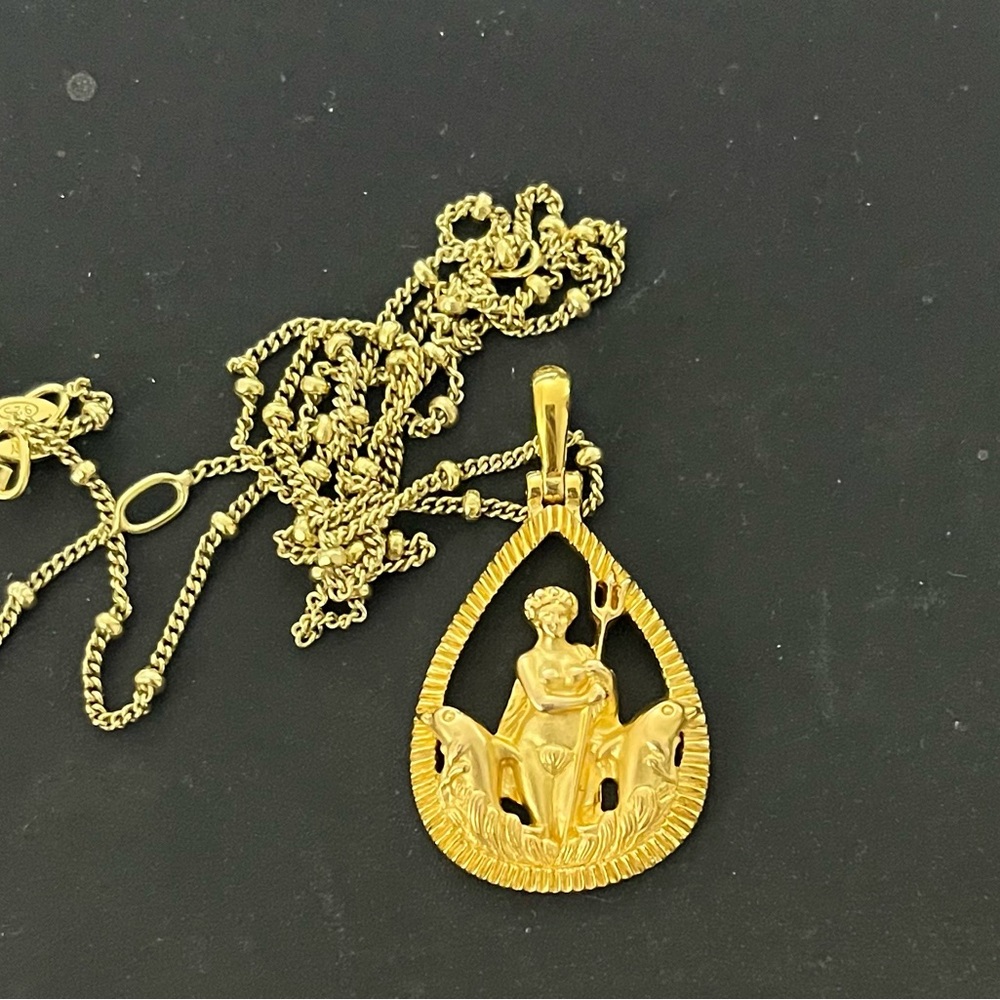 Awe Inspired Teardrop Amphitrite Pendant Necklace